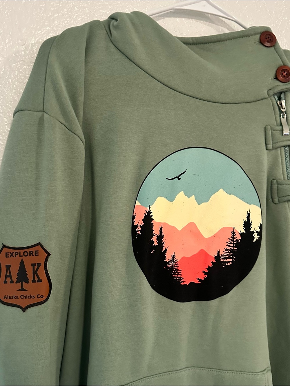 Women's Sage Graphic Pullover Hoodie